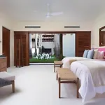 Stunning 7Bd Beachfront Villa Fully Staffed With Access To St Regis 4 Seasons & More