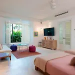 Great Family-Friendly Condo Inside The Gates