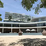 Beachfront Apartment Bolongo