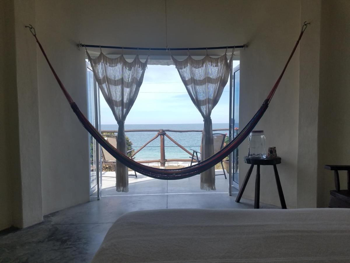 Lodge Pacific Nomads Earthbag House *