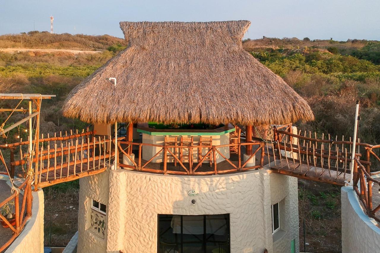 Lodge Pacific Nomads Earthbag House *