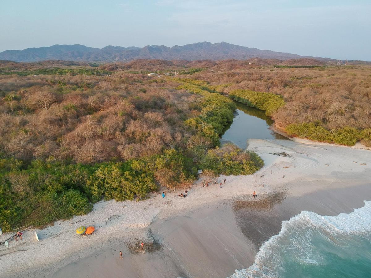 Pacific Nomads Earthbag House Lodge *