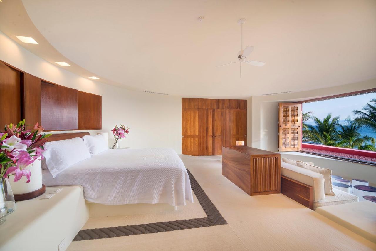 Villa Stunning 7bd Beachfront Fully Staffed With Access To St Regis 4 Seasons &