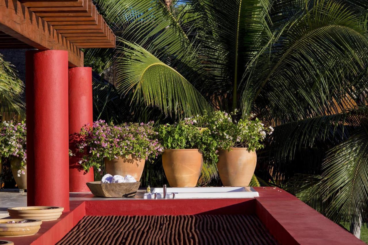 Villa Stunning 7bd Beachfront Fully Staffed With Access To St Regis 4 Seasons &