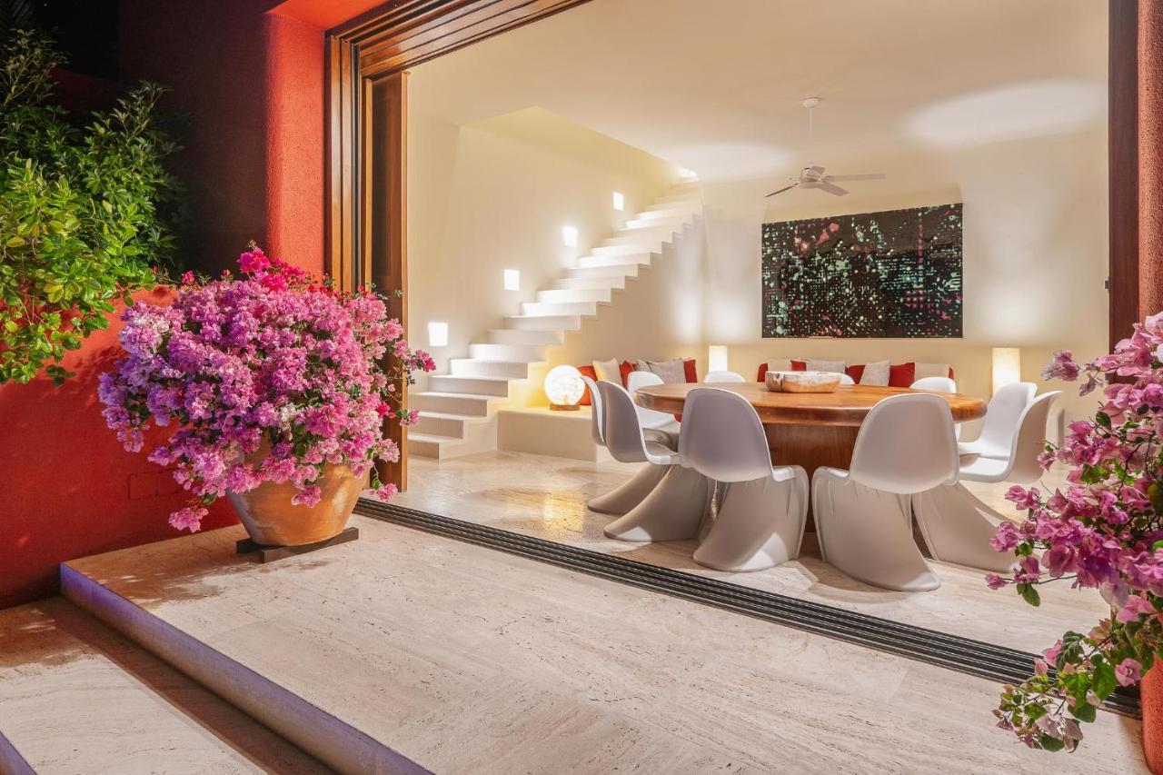 Villa Stunning 7bd Beachfront Fully Staffed With Access To St Regis 4 Seasons & *