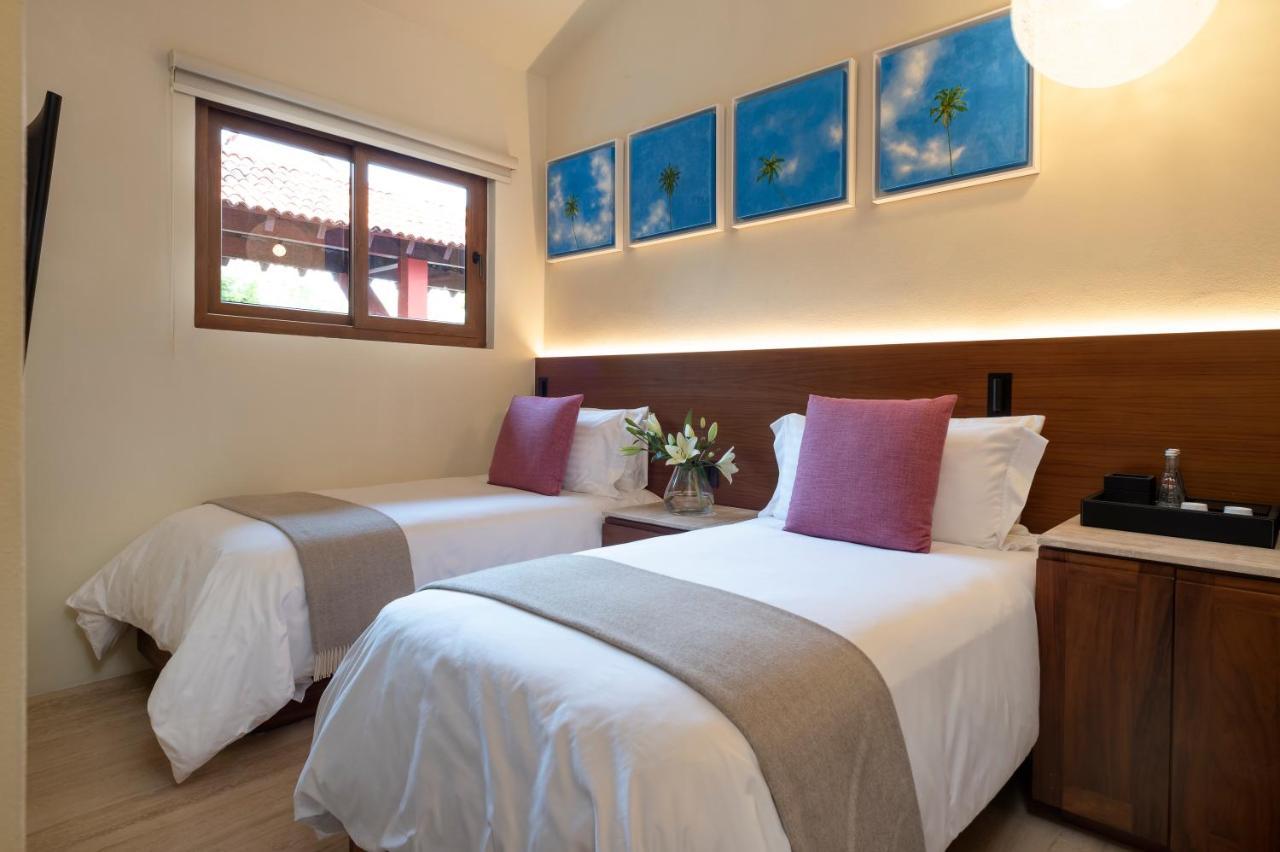 Villa Stunning 7bd Beachfront Fully Staffed With Access To St Regis 4 Seasons & *