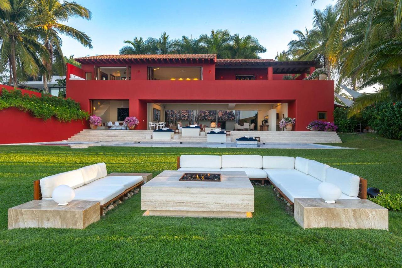 Stunning 7bd Beachfront Fully Staffed With Access To St Regis 4 Seasons & Villa Punta Mita