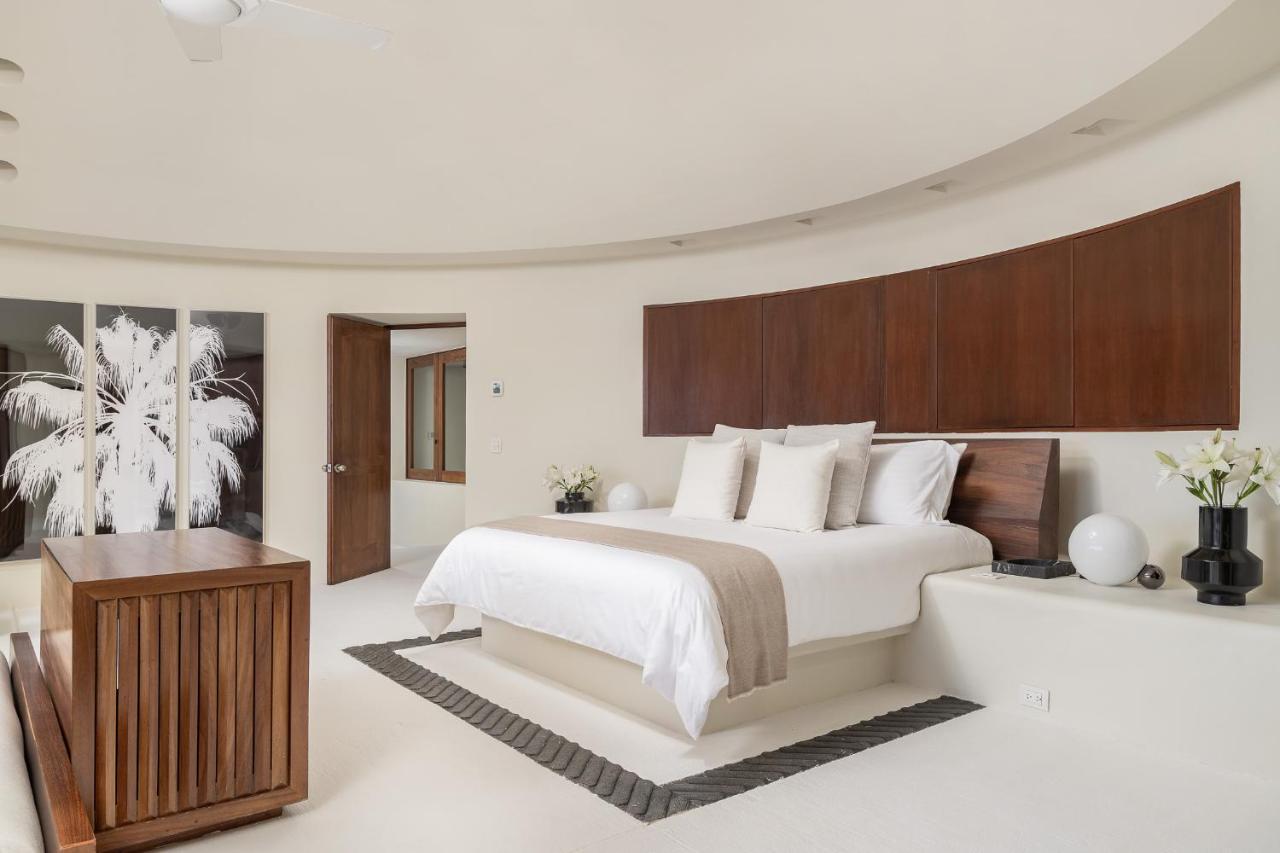Villa Stunning 7bd Beachfront Fully Staffed With Access To St Regis 4 Seasons & Punta Mita