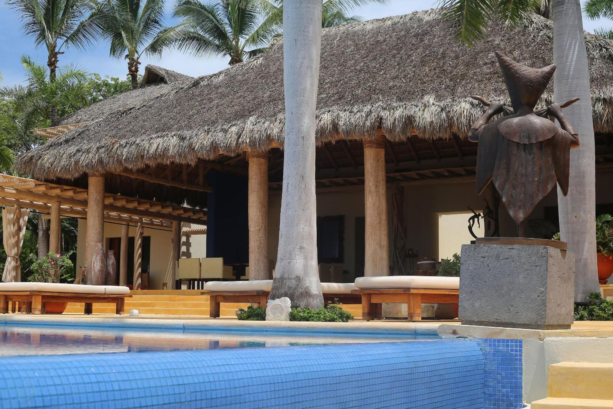 En Punta De Mita Sobre La Playa *