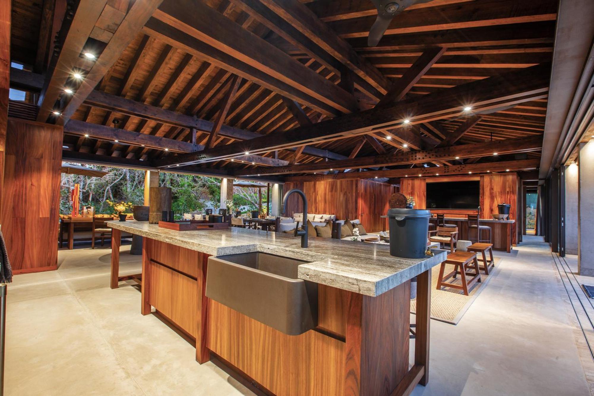 Villa Kupuri 27: Serenity With Spectacular Views