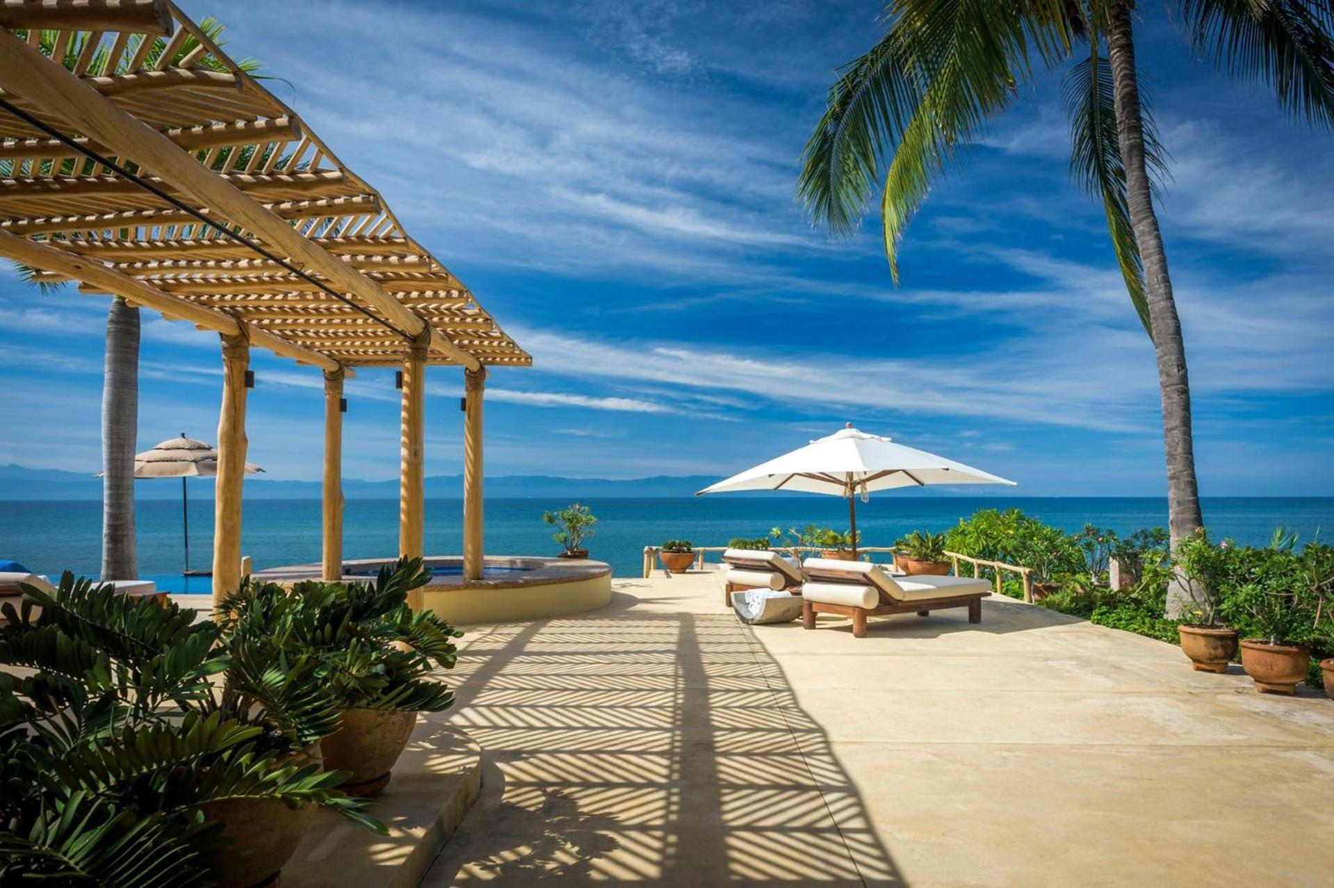 En Punta De Mita Sobre La Playa * Punta Mita