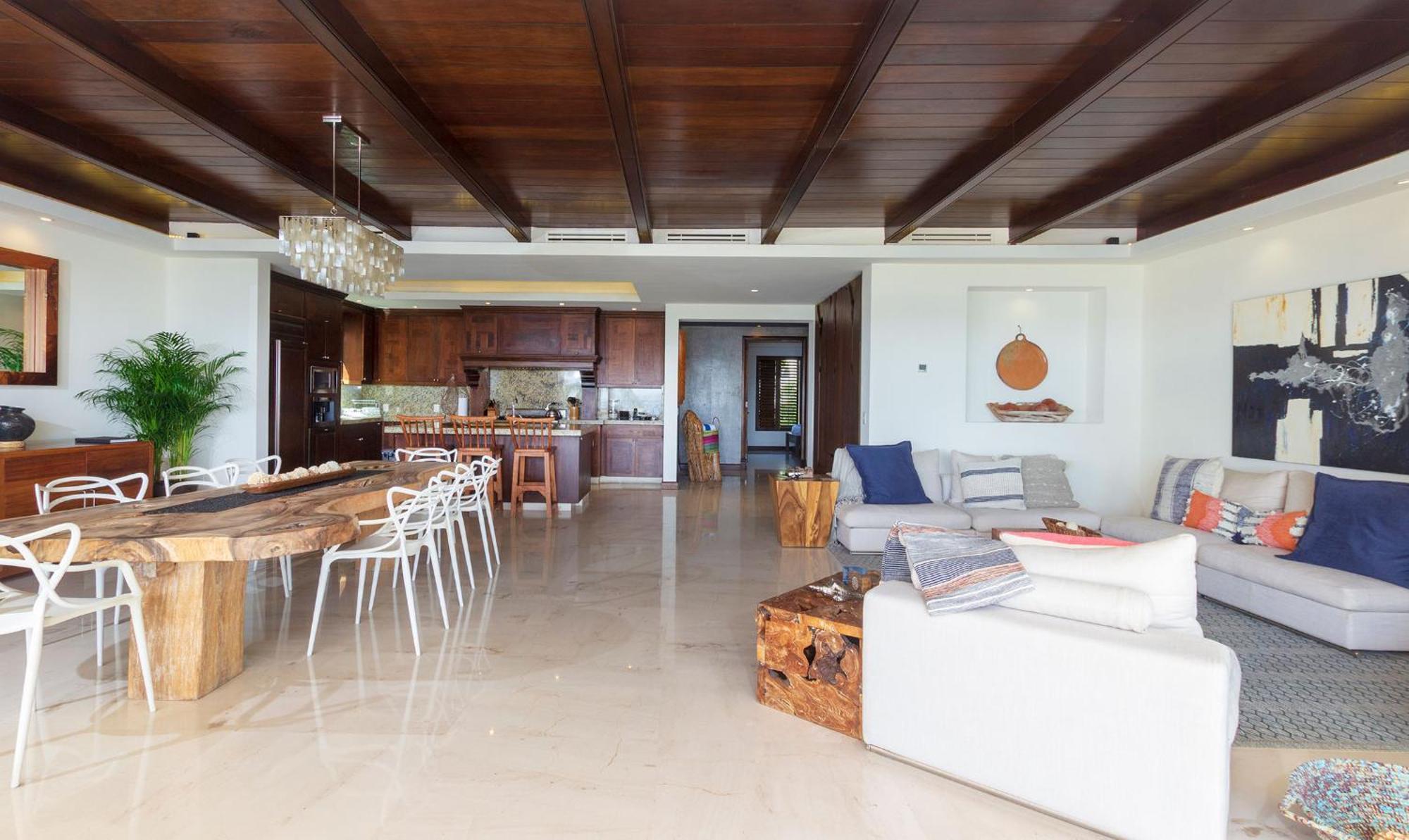 Calm And Cozy 4 Bedroom Holiday home *