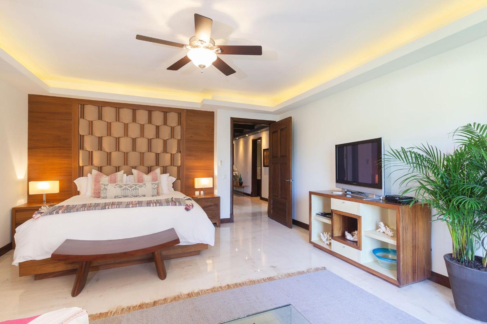 Calm And Cozy 4 Bedroom *