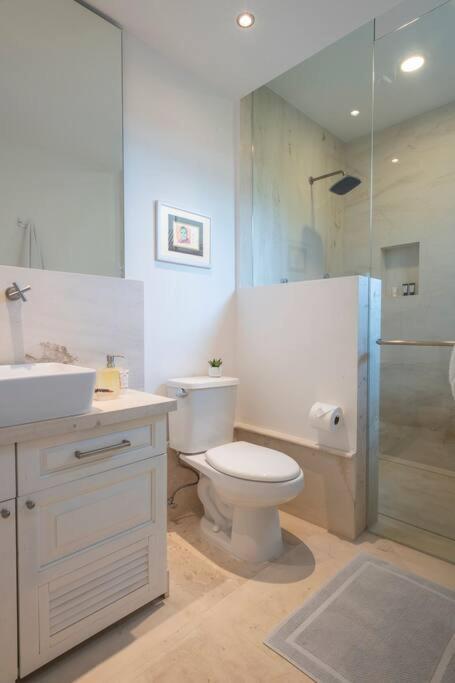 Great Family-friendly Inside The Gates Apartment *
