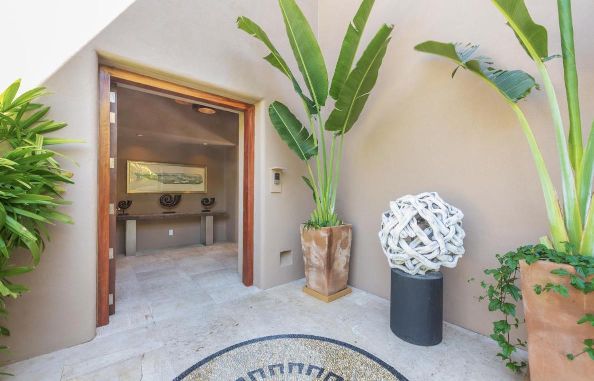 Beachfront Enchanting In Villa Punta Mita