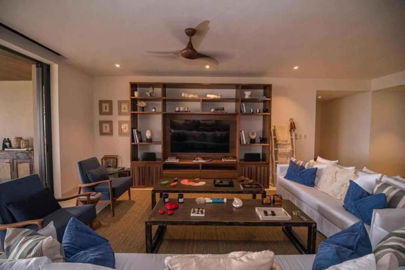 Apartment Kumar In Tau