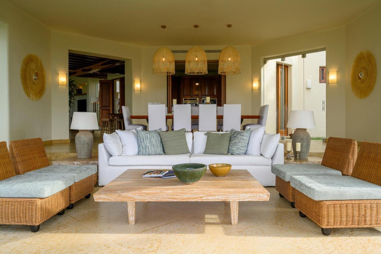 Villa Alamanda In Lagos Del Mar
