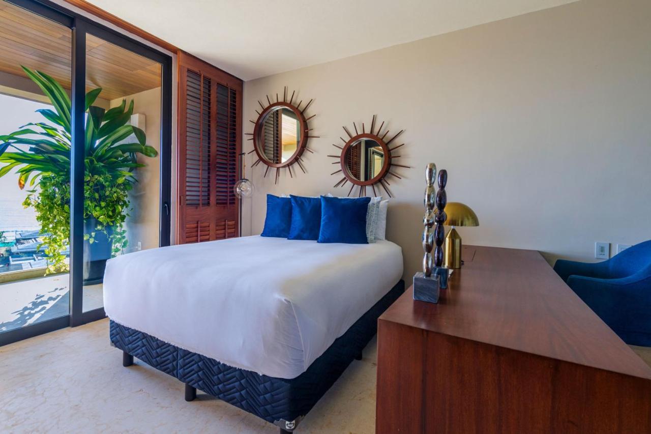 Casa Escrita In Tau Punta Mita