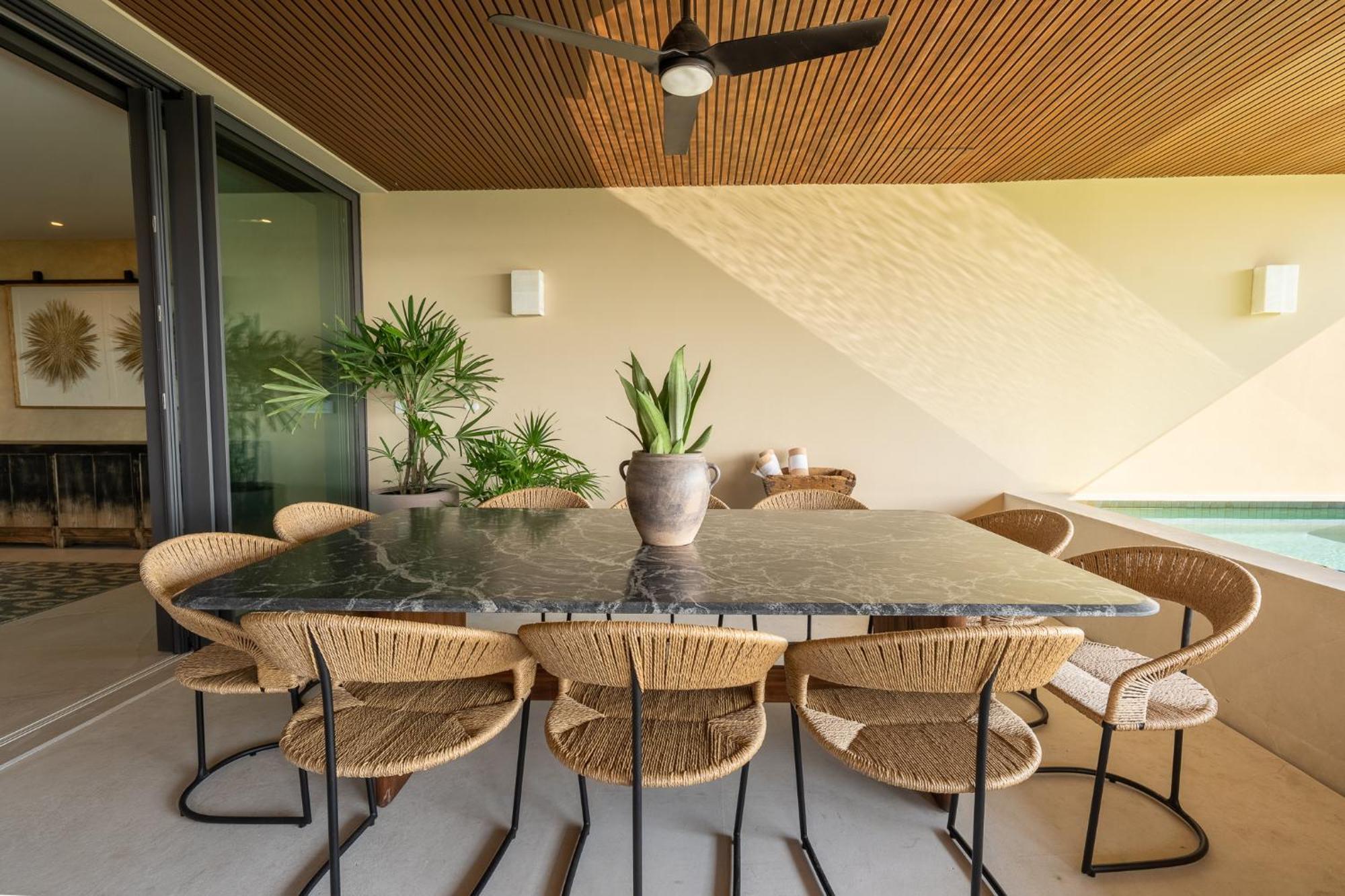 Surf Residences - Ocean View Luxury In Apartment