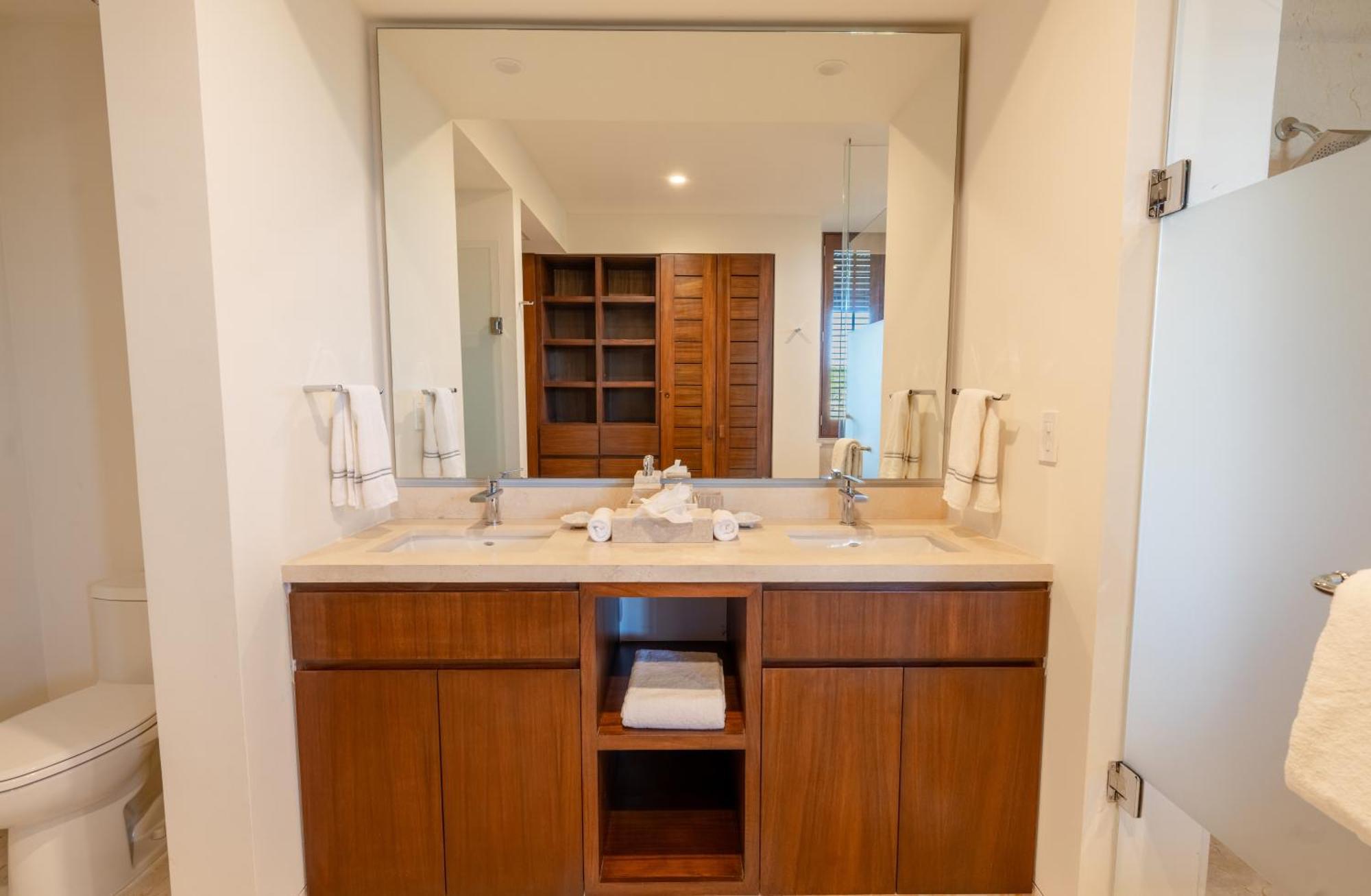 Tau - Exclusivity With Golf & Ocean Views *