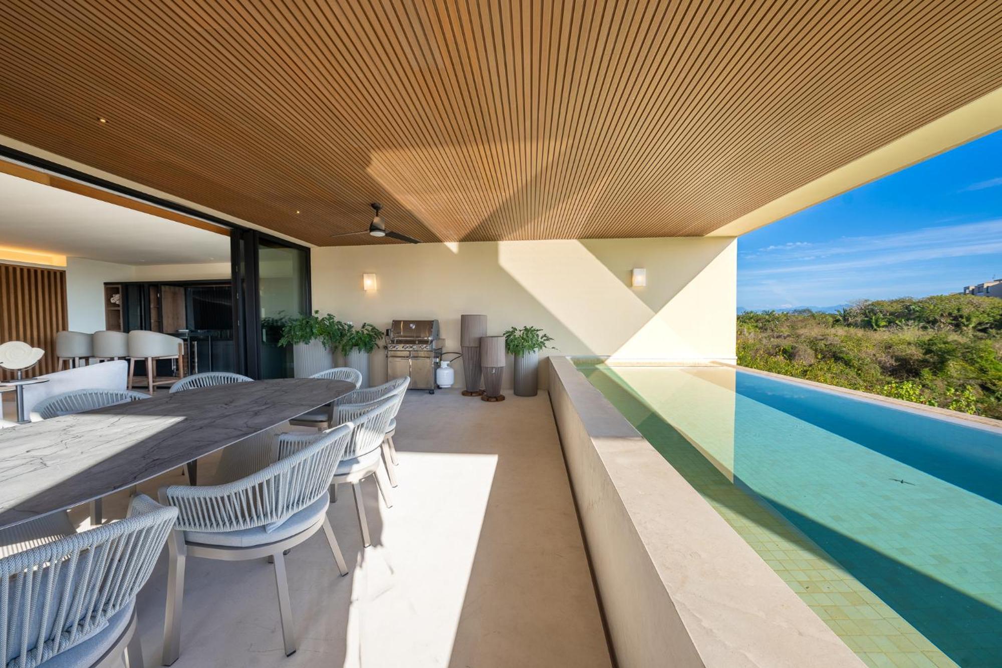 Surf Residences - Ocean View Luxury In Apartment
