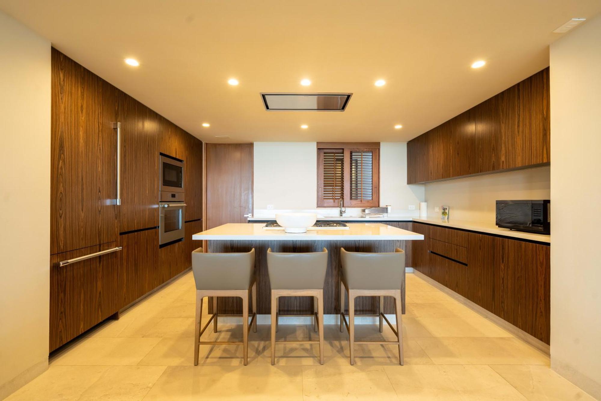 Surf Residences - Ocean View Luxury In *