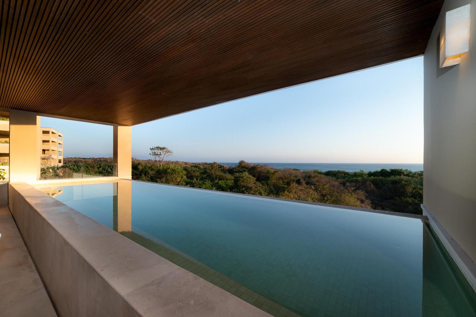 Apartment Surf Residences - Ocean View Luxury In