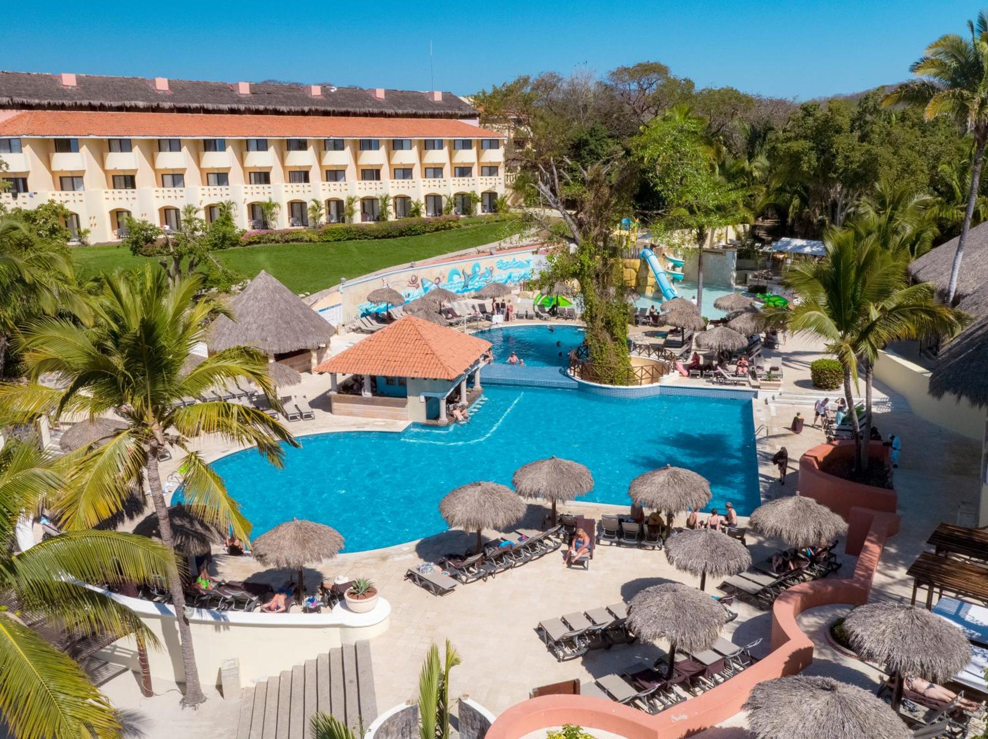 Grand Palladium Vallarta &