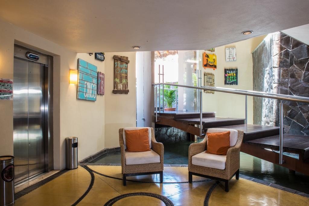 Aparthotel Cinco 5*