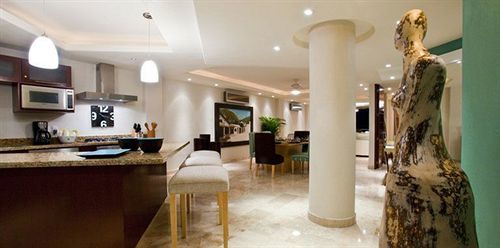 Aparthotel Cinco 5*