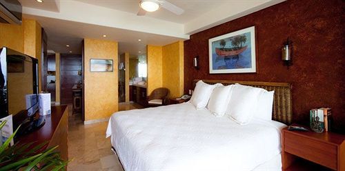 Aparthotel Cinco 5*