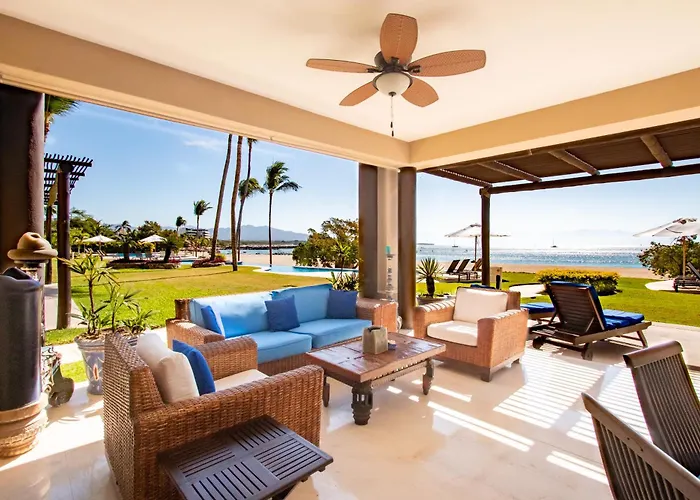 Hacienda De Playa, Luxury Beachfront Condo