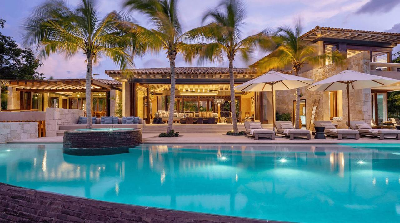 Luxury Home- Rock House Holiday home