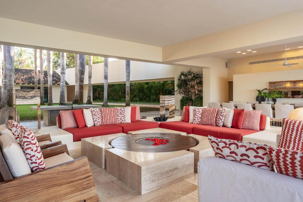 Stunning 7bd Beachfront Fully Staffed With Access To St Regis 4 Seasons & * Punta Mita