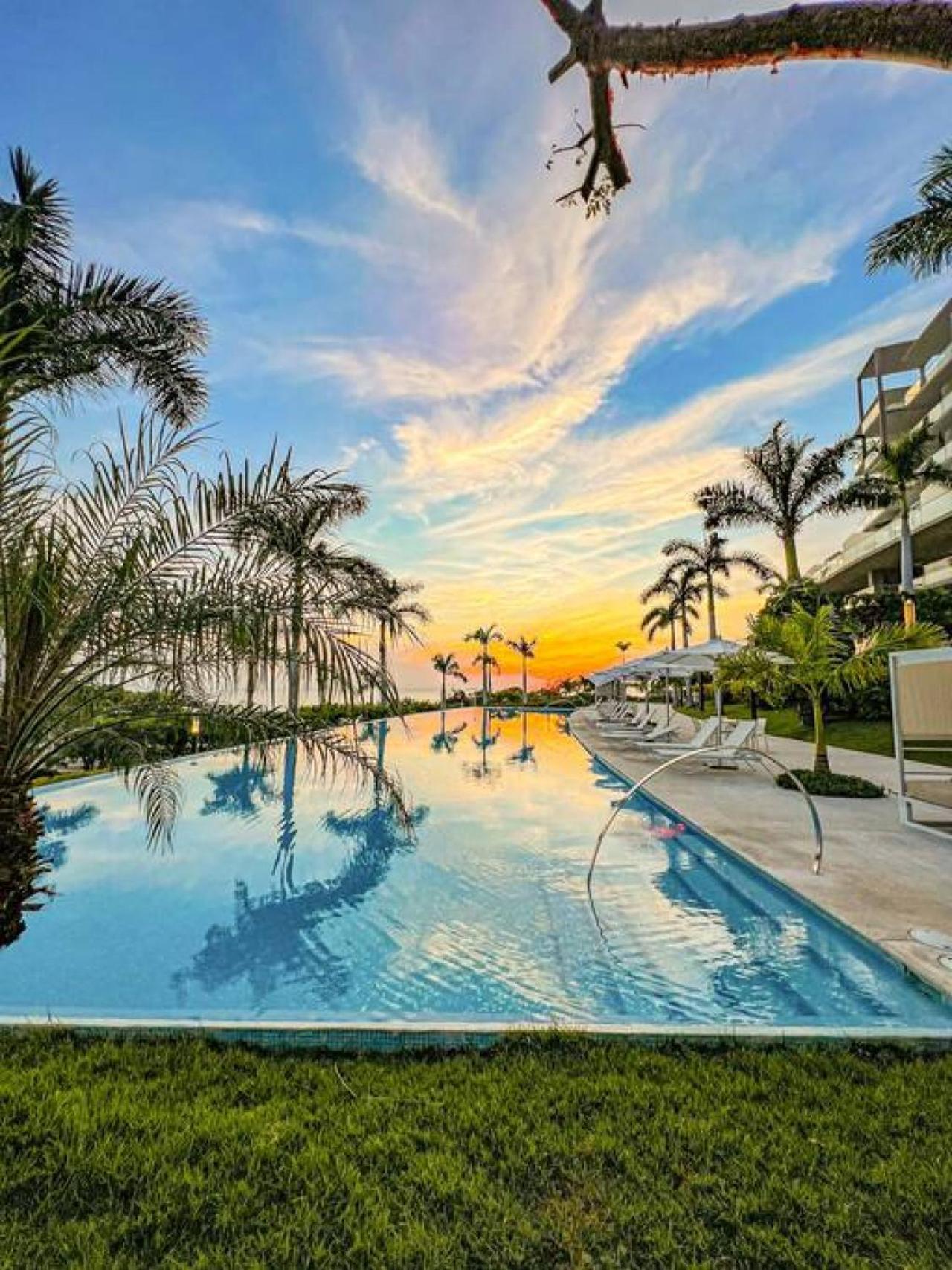 Spectacular Ocean Front 5br