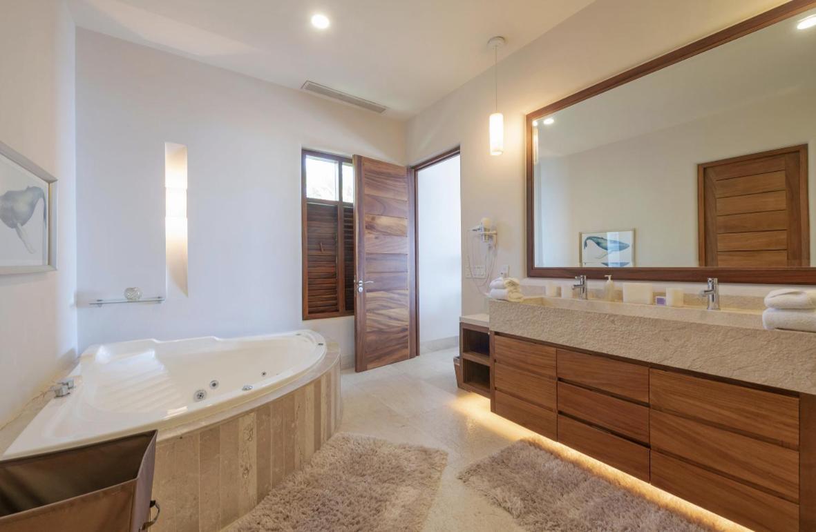 Villa Beachfront Enchanting In