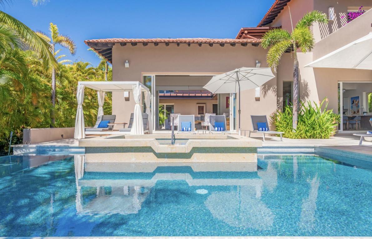 Beachfront Enchanting In Villa Punta Mita