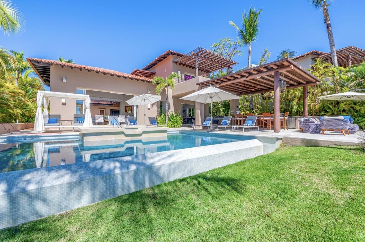 Villa Beachfront Enchanting In