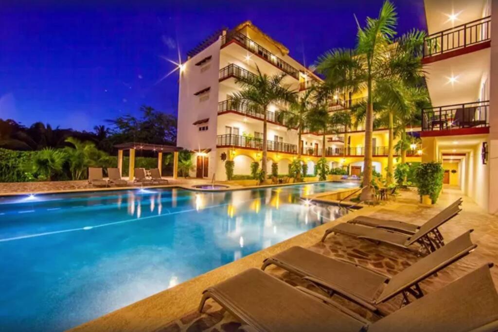 Alma - Gated Boutique Escape *
