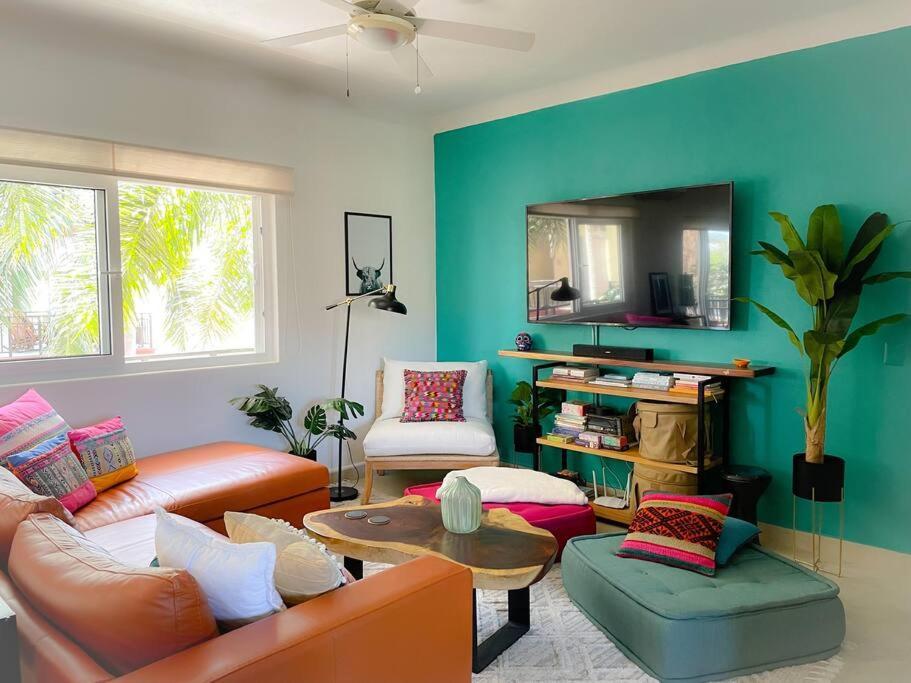Alma - Gated Boutique Escape *