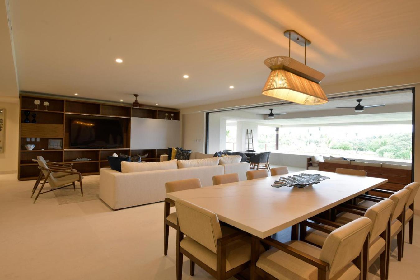 Silver In El Encanto Apartment *