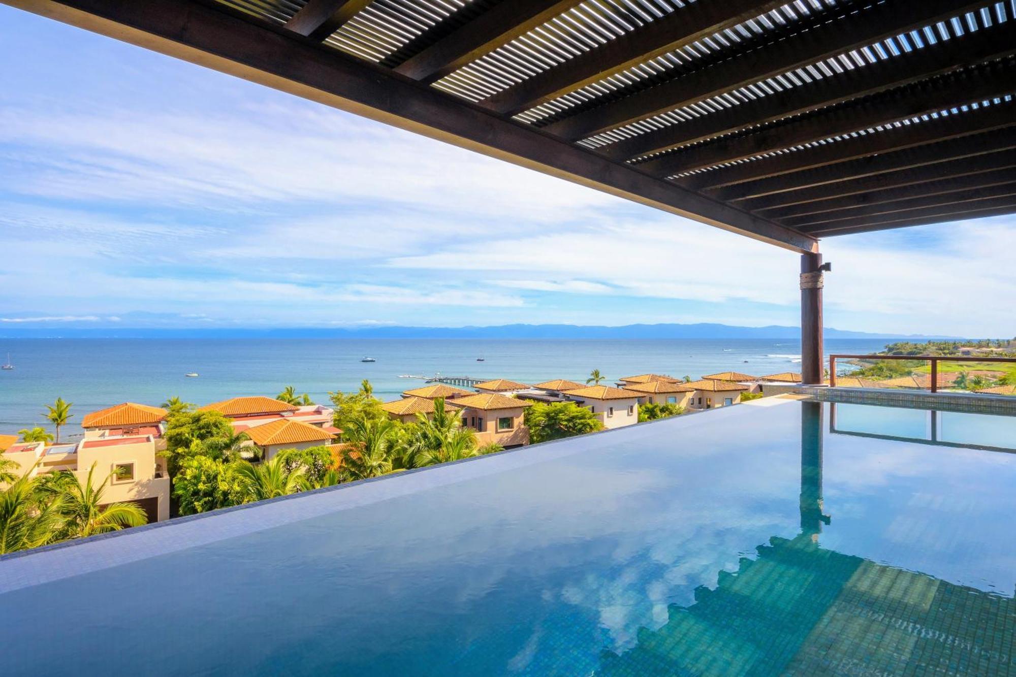 Villa El Encanto, Oasis Of Relaxation With Ocean Views In *