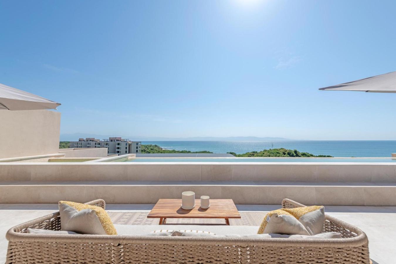 Apartment Rooftop Oasis In El Surf *