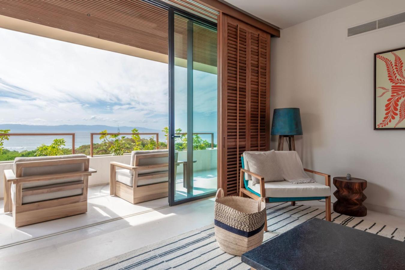 Rooftop Oasis In El Surf