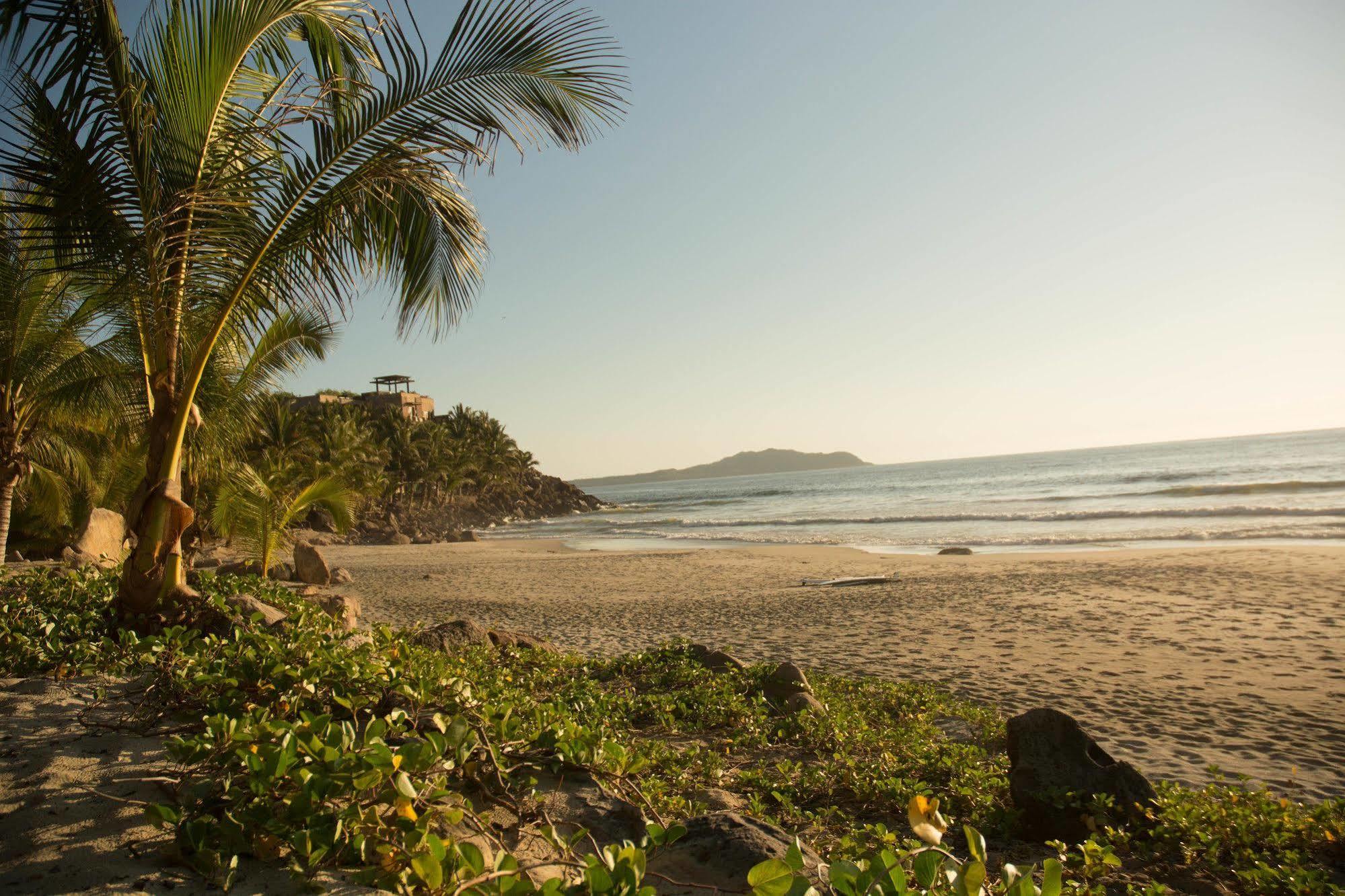 Hotel Imanta Punta De Mita 5*